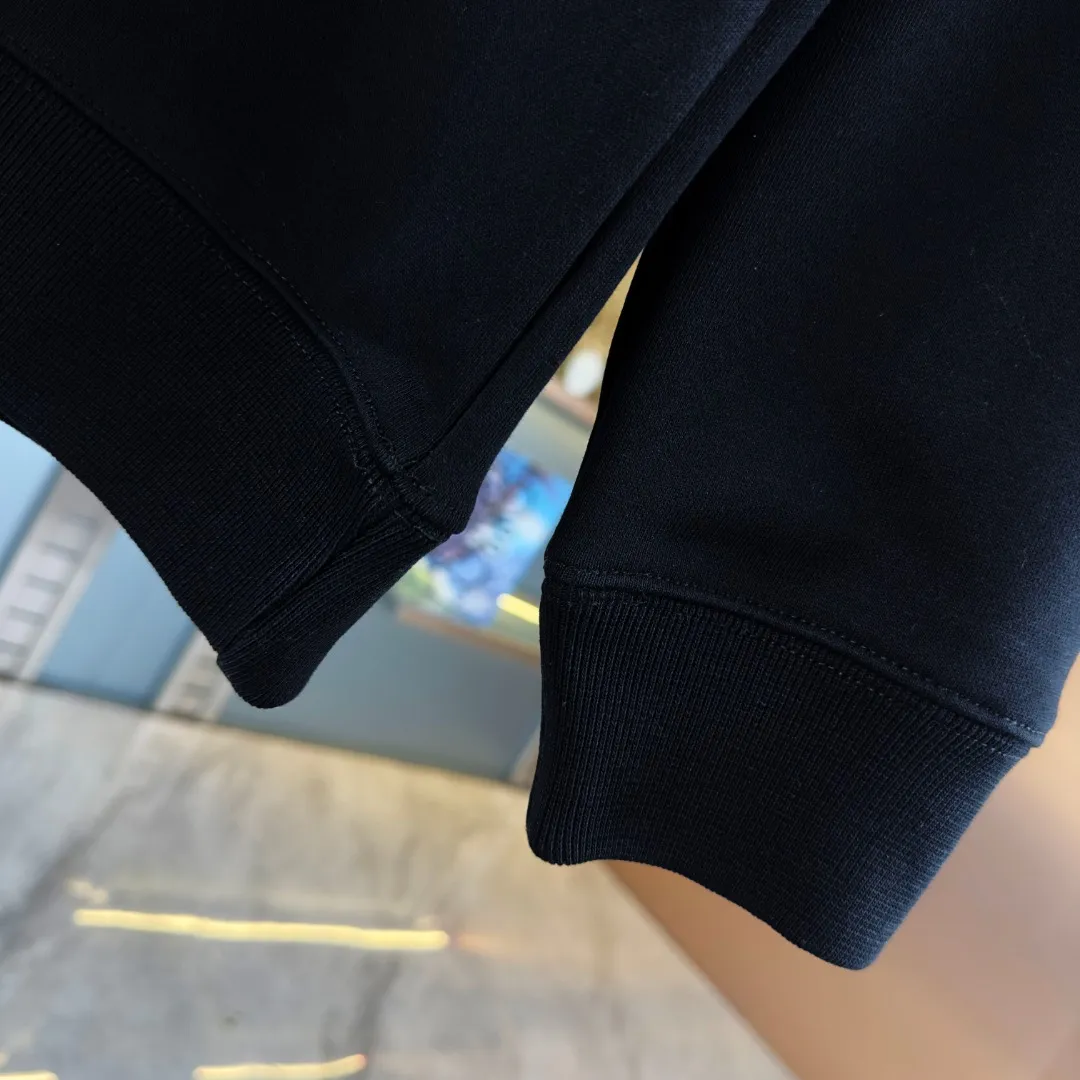 【 In Stock】 〖 𝐌𝐎𝐍𝐂𝐋𝐄𝐑~ 〗 440g ， 😎 ， ， Factory 2025 T ， ， Premium LOGO， Same Style ：Black White Size：S M L XL 2XL